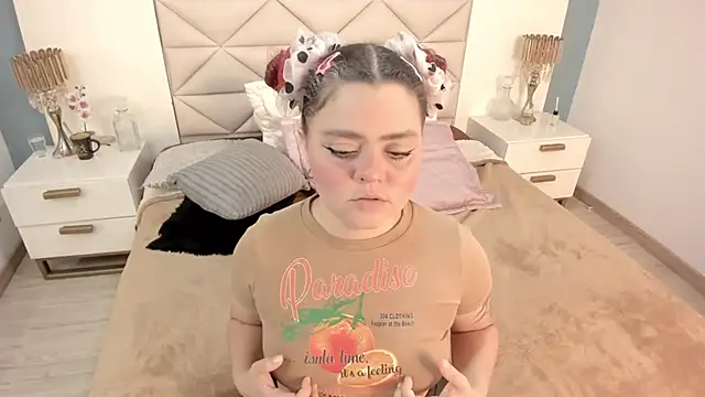 Twwiiggy online show from January 8, 8:13 pm