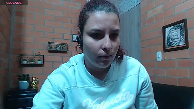 Snapshot of alexia_87 chatting on September 13, 3:36 am alexia 87 online show from September 13, 3:36 am