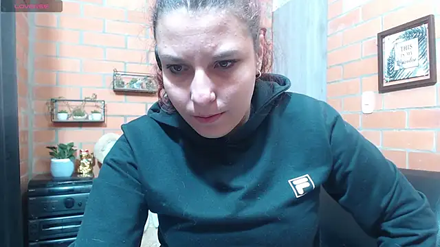 Snapshot of alexia_87 chatting on September 14, 3:59 am alexia 87 online show from September 14, 3:59 am