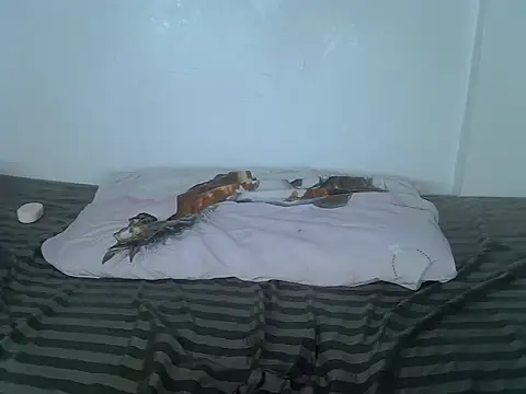 laetitia  online show from November 5, 11:43 pm