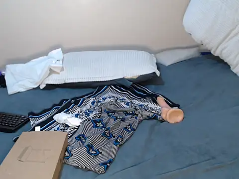 sweet essin online show from November 9, 6:42 am