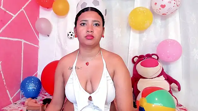 JessyZoe online show from July 18, 2:48 am