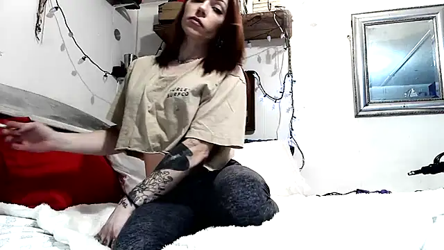 Genevieve143 online show from April 26, 7:22 pm