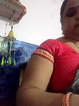 Snapshot of Kiyara7 chatting on October 10, 1:43 am Kiyara7 online show from October 10, 1:43 am