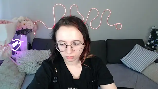 Mini Diva online show from January 7, 9:34 am