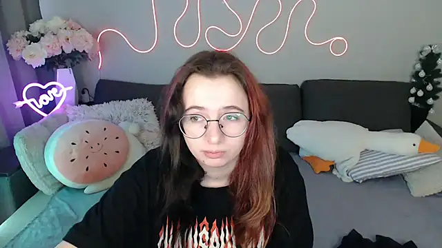 Mini Diva online show from April 8, 8:38 am