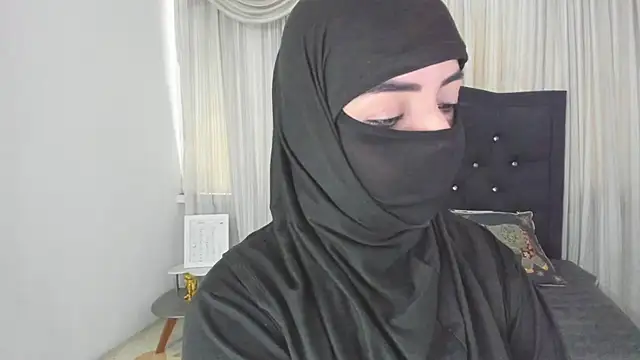 Uzra hayed online show from March 6, 7:53 pm