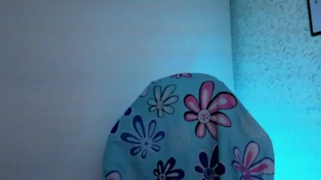 luly pink online show from June 17, 4:36 am