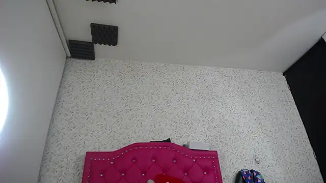 Snapshot of luly_pink chatting on October 21, 4:05 am luly pink online show from October 21, 4:05 am