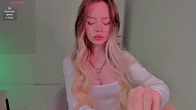 KellyBarton online show from February 6, 3:10 am