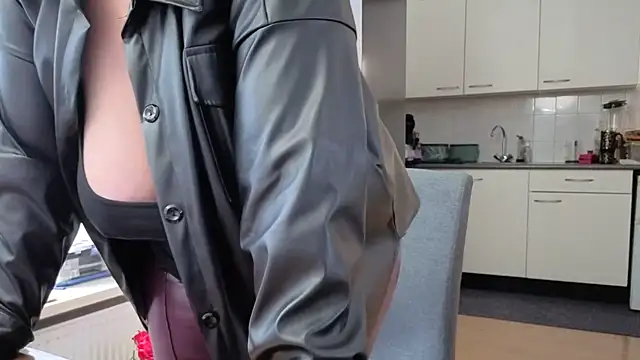 MilfGina online show from March 13, 12:39 pm