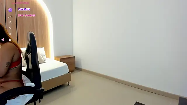 zoe danae  online show from April 21, 12:45 pm