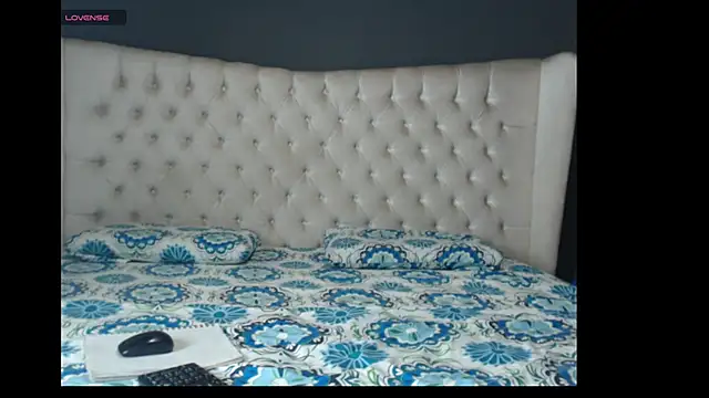 Snapshot of nichole_bree_ chatting on September 12, 11:18 am nichole bree online show from September 12, 11:18 am