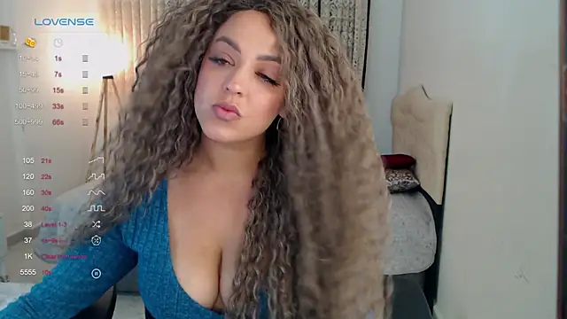 Snapshot of _Just_a_queen_3 chatting on September 23, 5:00 pm  Just a queen 3 online show from September 23, 5:00 pm
