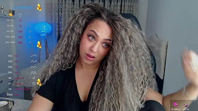  Just a queen 3 online show from November 11, 3:31 pm