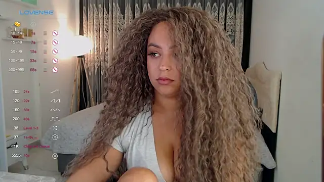 Snapshot of _Just_a_queen_3 chatting on September 18, 9:30 am  Just a queen 3 online show from September 18, 9:30 am