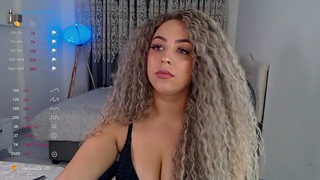 Snapshot of _Just_a_queen_3 chatting on October 21, 5:28 pm  Just a queen 3 online show from October 21, 5:28 pm