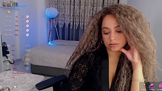Snapshot of _Just_a_queen_3 chatting on October 12, 5:26 pm  Just a queen 3 online show from October 12, 5:26 pm