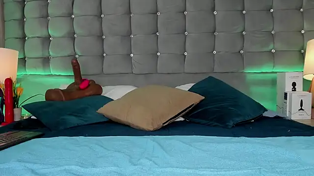 Poacahontasfg online show from October 8, 3:55 am