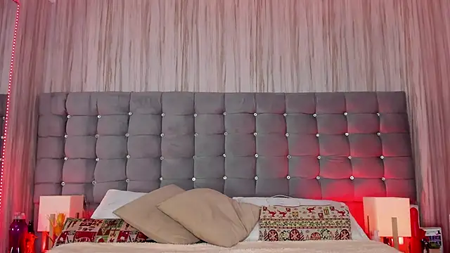 Poacahontasfg online show from April 17, 4:03 am