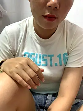 Baby-bigtits online show from October 30, 12:57 am