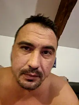 Snapshot of LoLa-69-X chatting on October 7, 8:46 pm LoLa-69-X online show from October 7, 8:46 pm