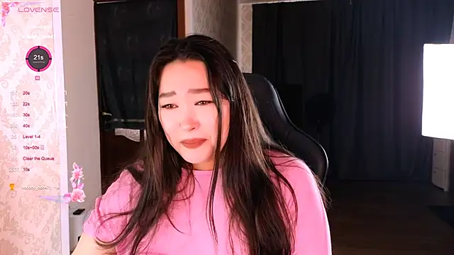 Erica Wayne online show from November 2, 7:45 am