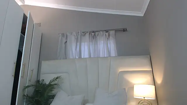 naughtyblackdolie online show from October 3, 7:57 am