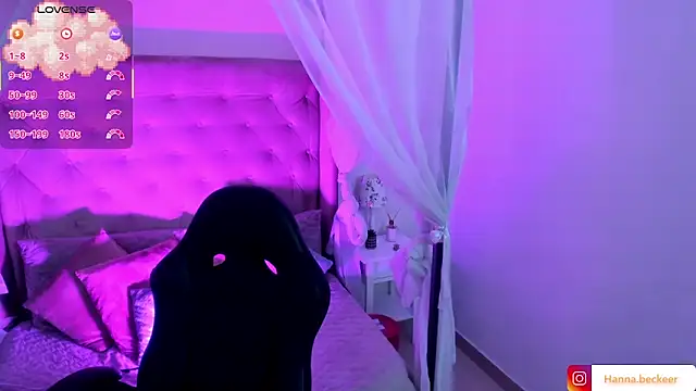 Hanna  Becker  online show from March 7, 3:35 am