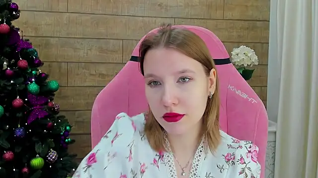 LiliLinn online show from December 22, 4:37 am