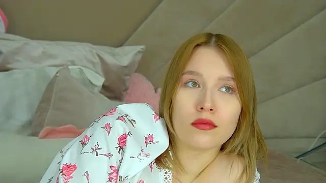 LiliLinn online show from September 17, 5:05 am