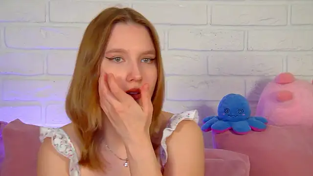LiliLinn online show from June 6, 8:09 am