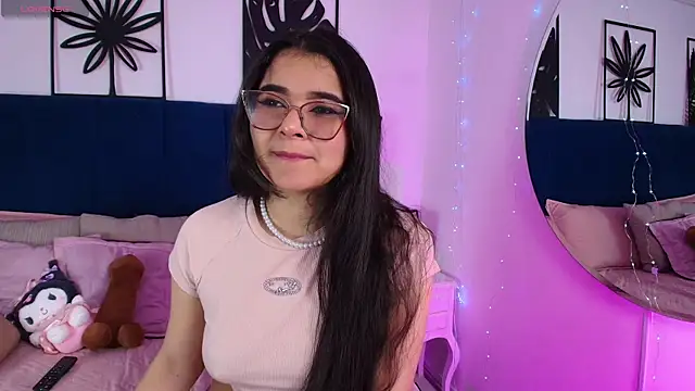 Snapshot of Tifanny_grey chatting on October 13, 5:04 pm Tifanny grey online show from October 13, 5:04 pm