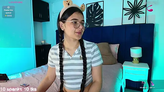 Snapshot of Tifanny_grey chatting on September 18, 7:56 pm Tifanny grey online show from September 18, 7:56 pm