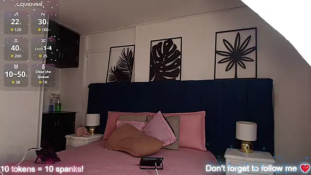Snapshot of Tifanny_grey chatting on October 1, 7:52 pm Tifanny grey online show from October 1, 7:52 pm