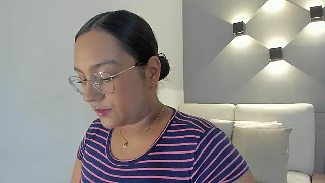Snapshot of ellamontoya chatting on September 30, 2:01 pm ellamontoya online show from September 30, 2:01 pm