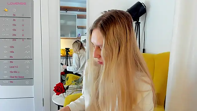 miissblonde online show from March 22, 3:12 am