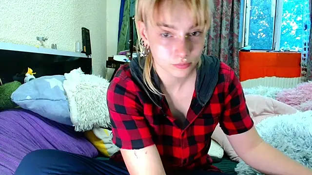 Sophie Bell online show from May 27, 5:32 pm