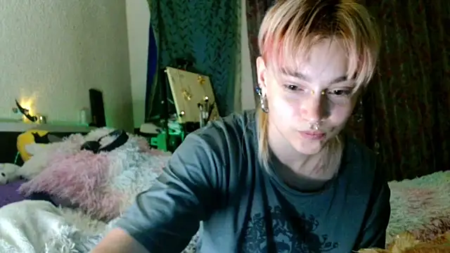 Sophie Bell online show from May 15, 7:49 pm