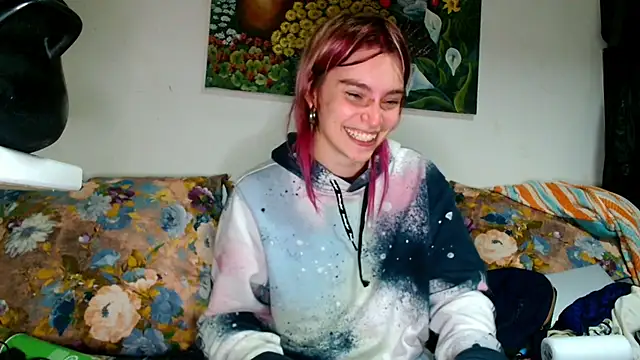 Snapshot of Sophie_Bell chatting on October 3, 5:51 pm Sophie Bell online show from October 3, 5:51 pm