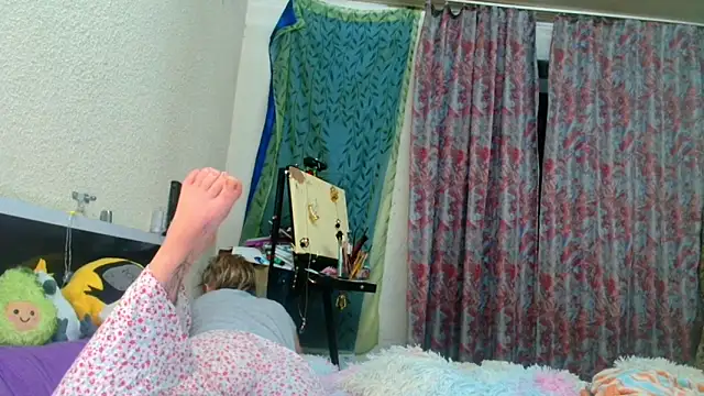 Sophie Bell online show from May 22, 9:02 pm