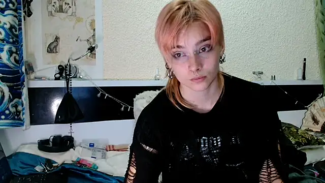 Sophie Bell online show from June 7, 10:27 pm