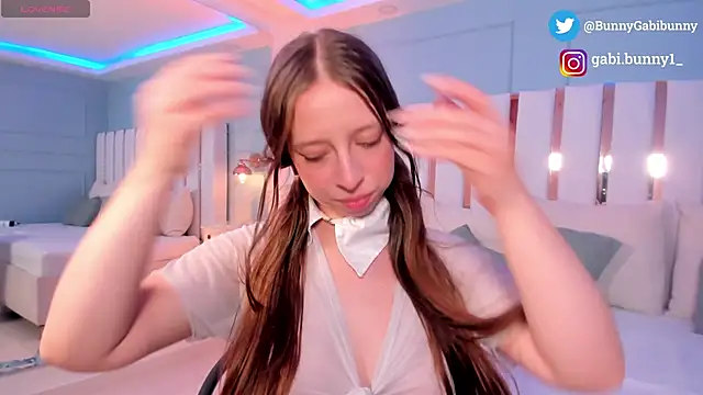 gabi bunny online show from December 4, 5:24 pm