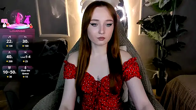 Snapshot of Emma_Chery chatting on October 18, 1:36 pm Emma Chery online show from October 18, 1:36 pm