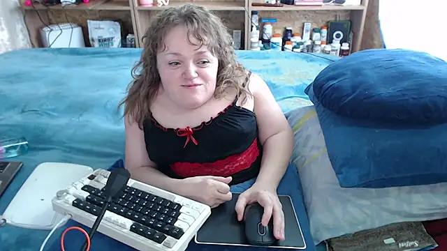 Snapshot of MiniNatalie chatting on September 21, 9:19 am MiniNatalie online show from September 21, 9:19 am
