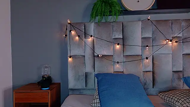 AmyPalmmer online show from March 4, 11:50 am