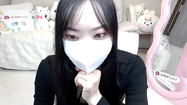 Snapshot of momo_room chatting on September 13, 5:59 am momo room online show from September 13, 5:59 am