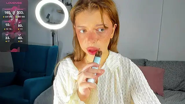 Snapshot of Hannah_Carr chatting on October 9, 7:29 pm Hannah Carr online show from October 9, 7:29 pm