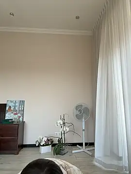 Hott Lolla online show from September 9, 9:42 am