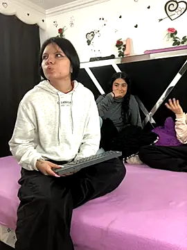 1lovelygirls online show from October 8, 12:31 pm